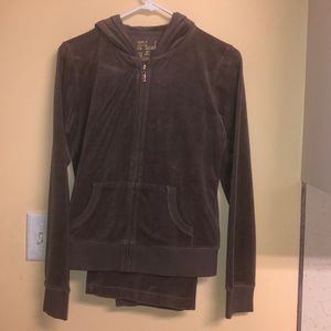 VS Rich brown track suit